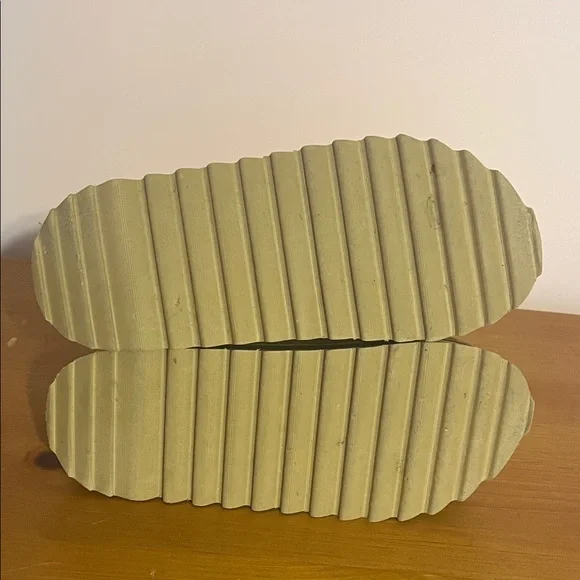 Bryr  Clogs Chonk in Kelp - Picture 3 of 14